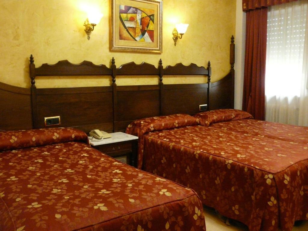 Hotel Reyes Catolicos Salamanca Szoba fotó